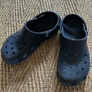 Crocs Navy size 10 Men’s 12 Woman’s